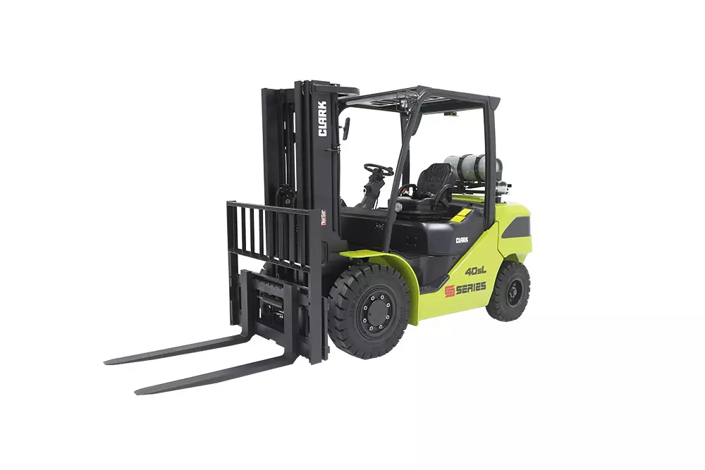 CLARK Forklift with diesel or LPG drive S40-55