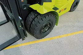 Pneus larges ou pneus doubles