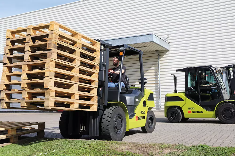 Wide range of safety features as standard along with the highest quality and reliability - simply SMART - STRONG - SAFE