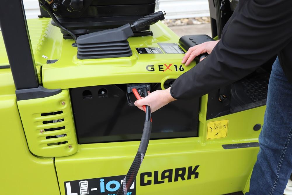 CLARK Electric four-wheel forklift GEX16-20s with lithium-ion technology