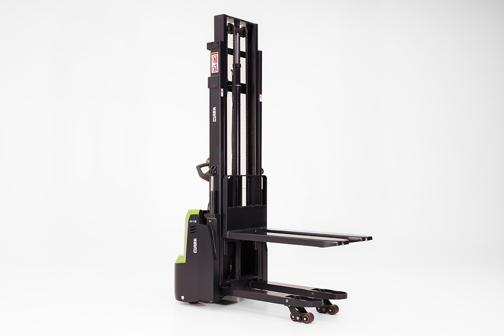 CLARK-BST12i-Pallet-Stacker-09