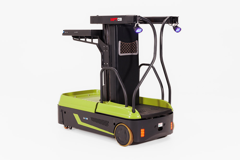 CLARK-MPT03-OrderPicker-22-Clipped