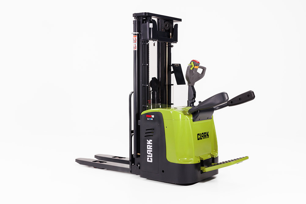 CLARK-RSE16-Stacker-Truck-01-Clipped