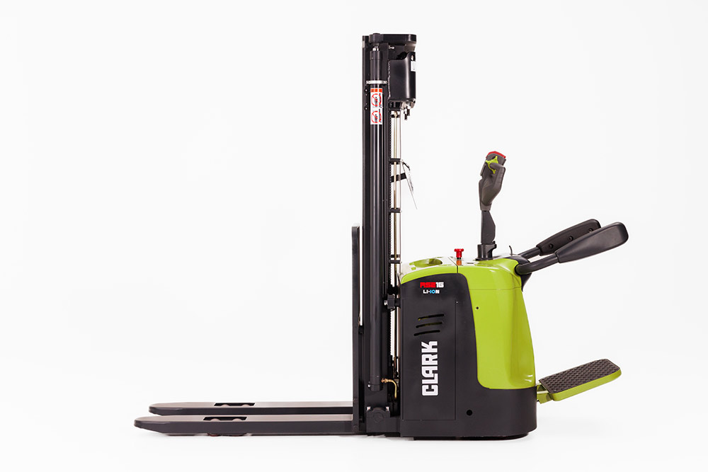 CLARK-RSE16-Stacker-Truck-11-Clipped