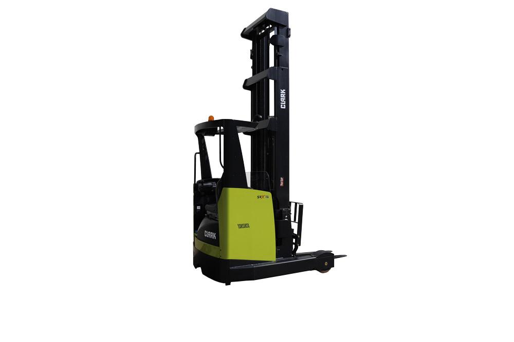 Reach trucks with wide chassis version