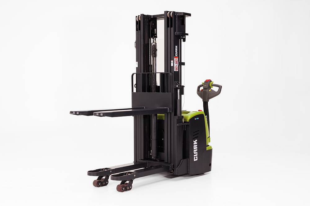 CLARK-WSE16i-Pallet-Stacker-02-Clipped