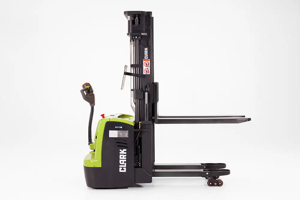 CLARK-WSE16i-Pallet-Stacker-19-Clipped