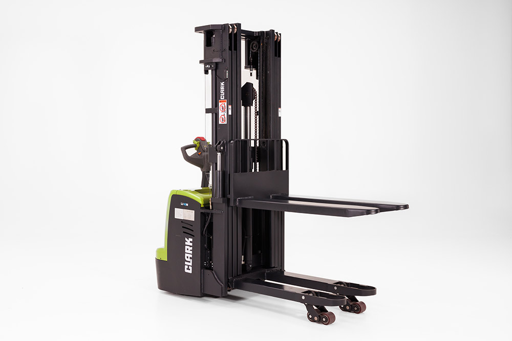 CLARK-WSE16i-Pallet-Stacker-20-Clipped