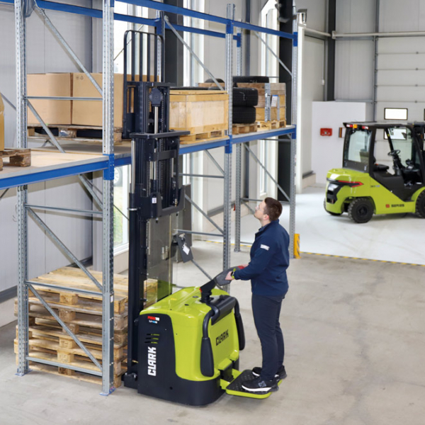 CLARK RSE16 1600 kg electric pallet truck